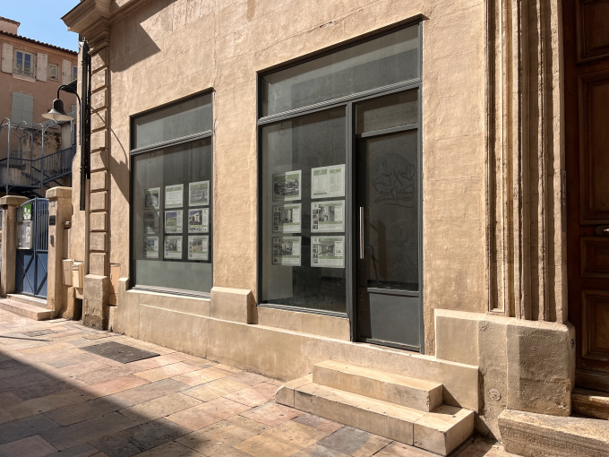 Location Immobilier Professionnel Local commercial Nîmes (30000)